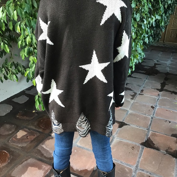 Oversized Star Sweater!!! - Picture 2 of 6